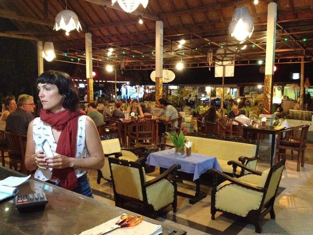 Astina Hotel لوفينا المظهر الخارجي الصورة