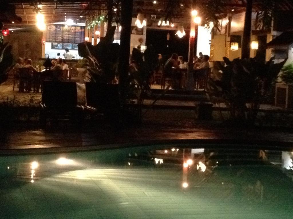 Astina Hotel لوفينا المظهر الخارجي الصورة